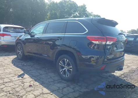 2018 Toyota Highlander Le z USA, uszkodzony, nr VIN 5TDZARFH3JS040688